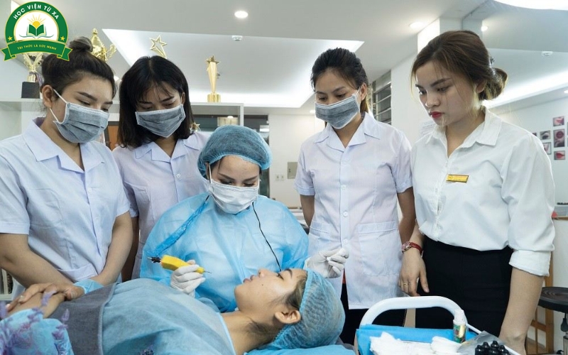 Học phí học từ xa ngành Chăm sóc sắc đẹp bao nhiêu?