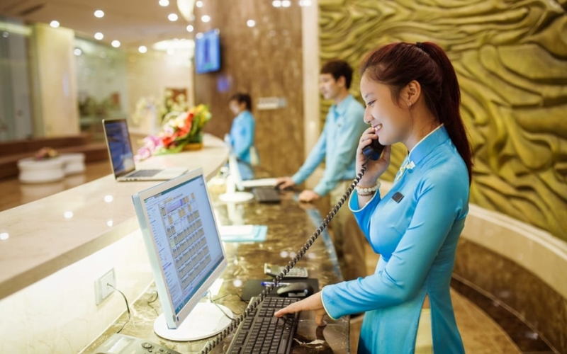 Học từ xa ngành Quản trị khách sạn xong có dễ xin việc không?