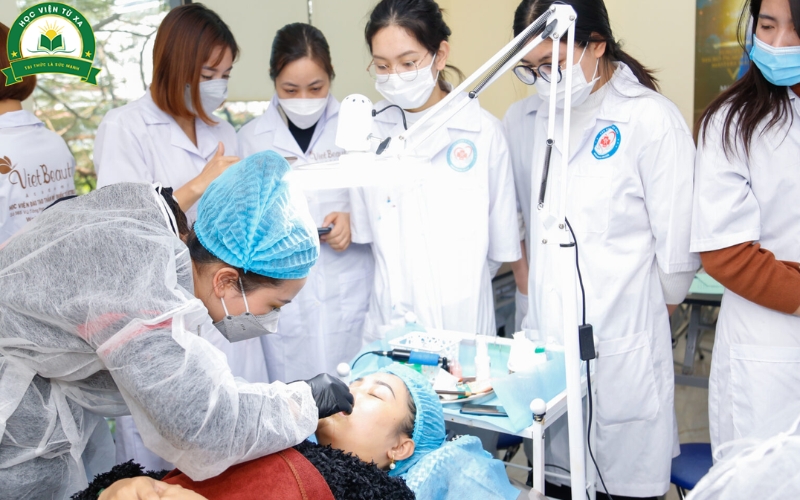 Những hiểu lầm nhiều người hay nghĩ về học từ xa ngành Chăm sóc sắc đẹp
