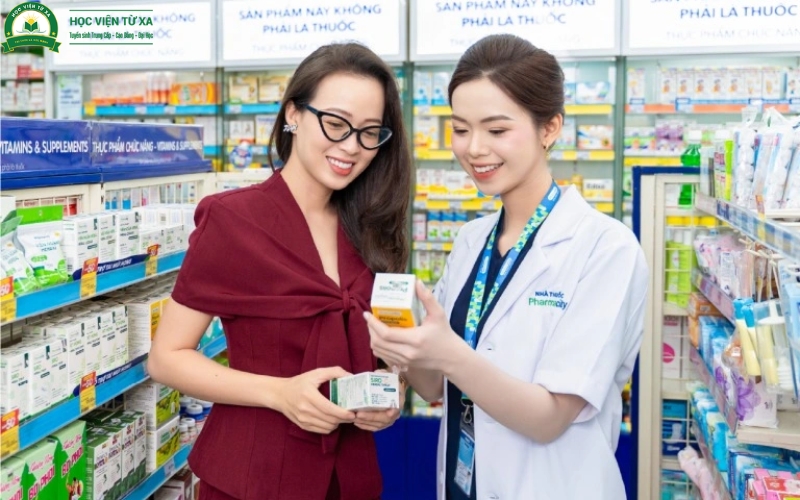 Vì sao nhiều người lựa chọn học từ xa Trung cấp Dược sĩ?