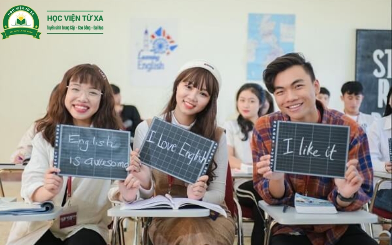 Vì sao nhiều người lựa chọn học từ xa Trung cấp tiếng Anh?