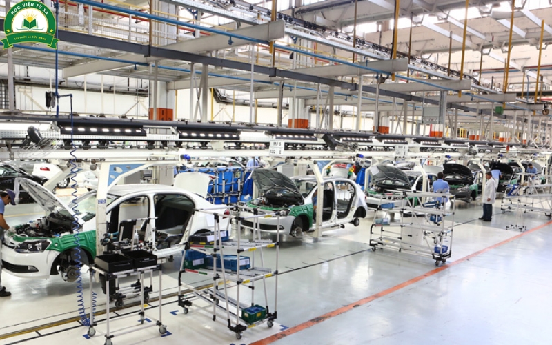 Ai nên học Trung cấp Công nghệ ô tô học cuối tuần?