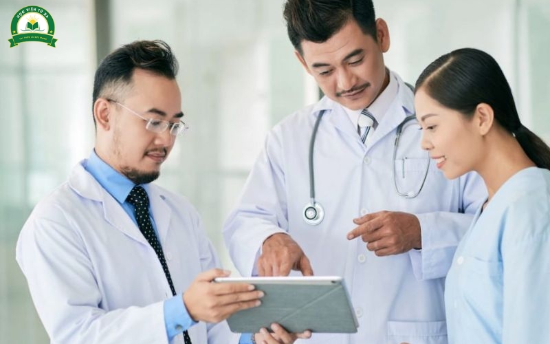 Học Trung cấp Dược sĩ học cuối tuần có được cấp bằng chính quy không?