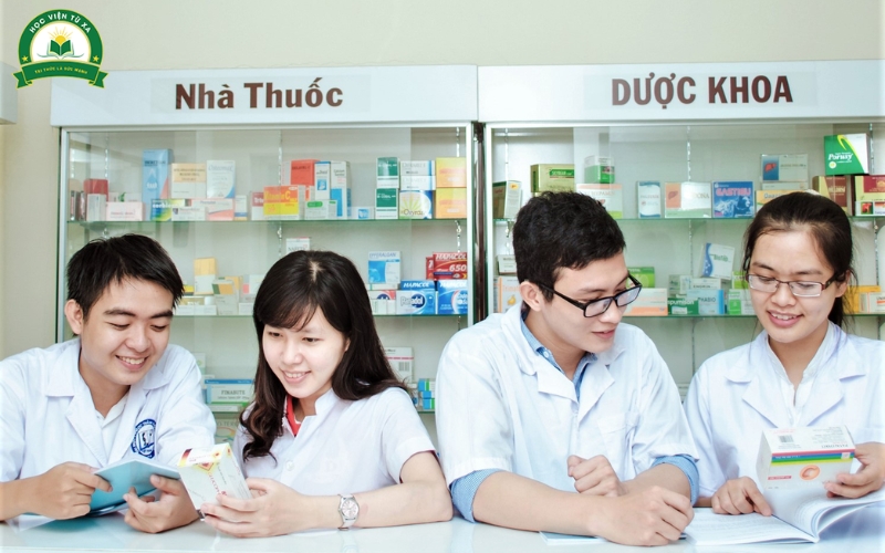 Thời gian đào tạo Trung cấp Dược sĩ học cuối tuần bao lâu?
