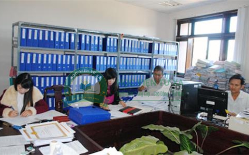 Ai nên đăng ký học ngành Văn thư hành chính học từ xa?