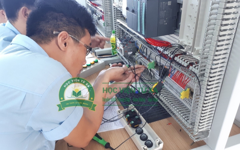 Bằng ngành Điện công nghiệp học từ xa có giá trị không?