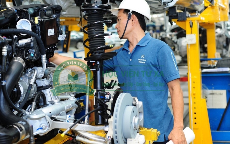 Học từ xa ngành Công nghệ ô tô có cần đến trường không?