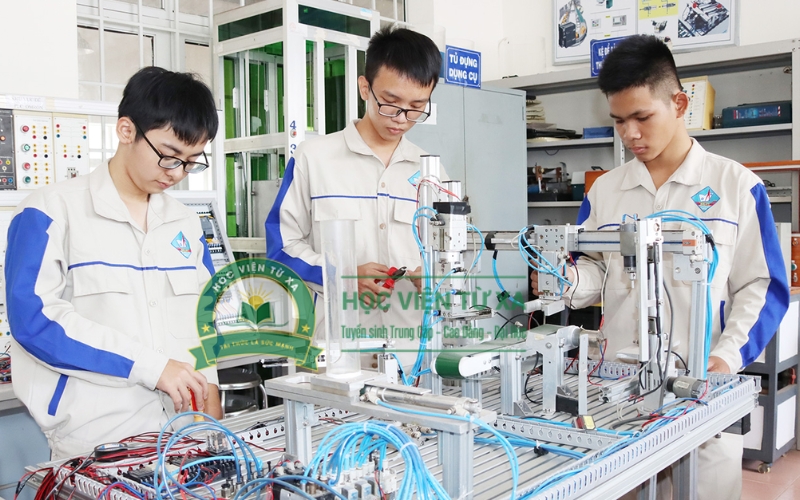 Học ngành Điện công nghiệp từ xa ra trường có thể làm gì?