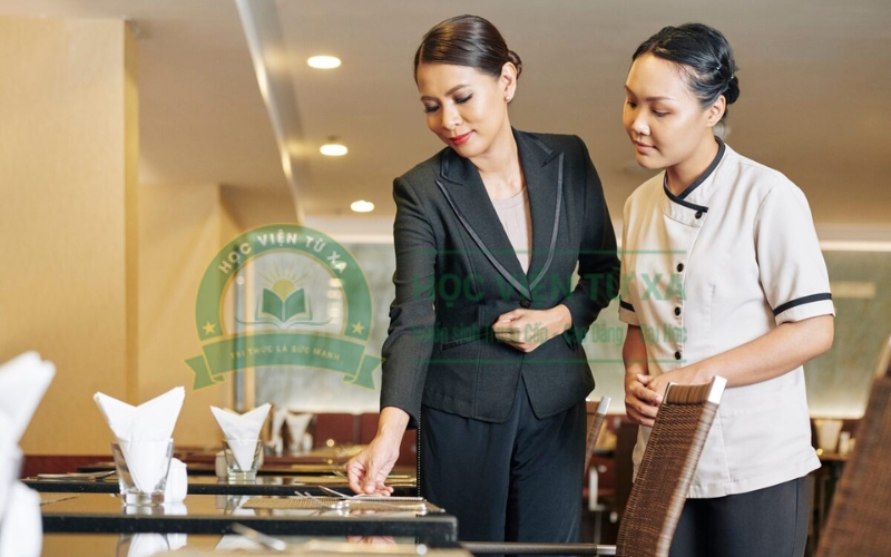 Học ngành Quản trị khách sạn từ xa mất bao lâu?