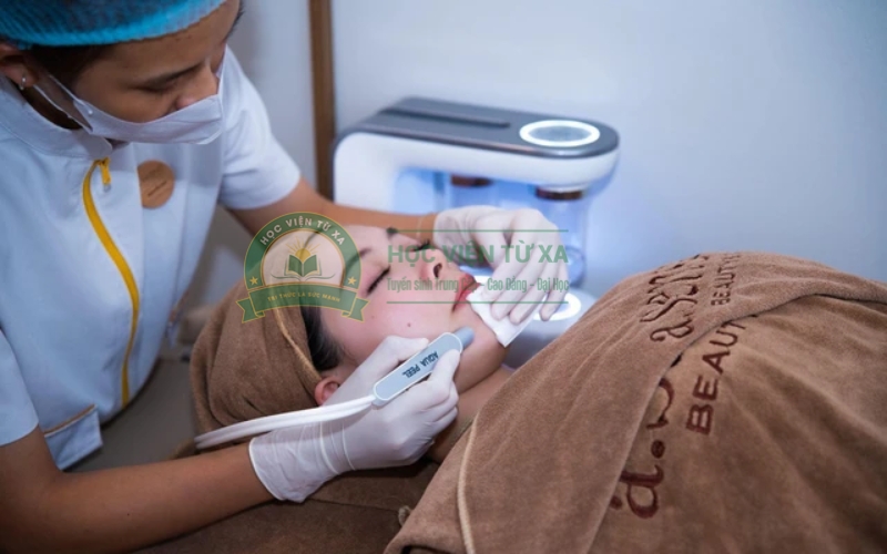 Tốt nghiệp Văn bằng 2 ngành Chăm sóc sắc đẹp làm được những công việc gì?