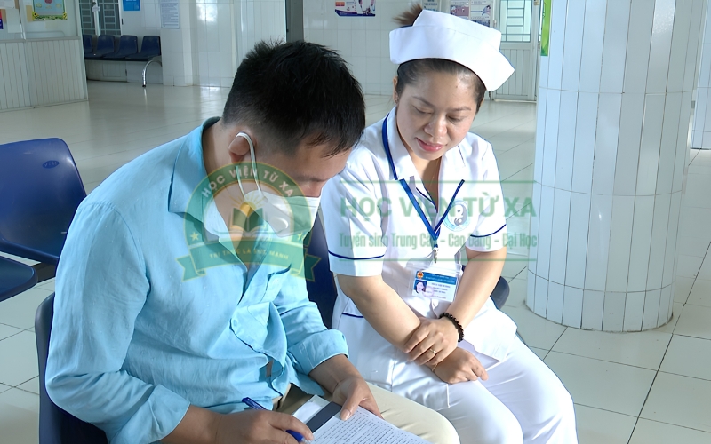 Học Trung cấp Điều dưỡng ở đâu uy tín