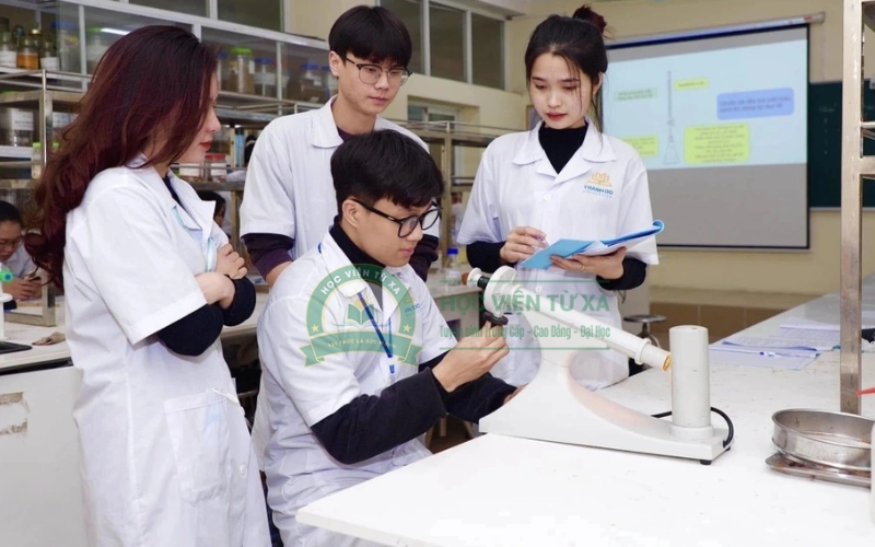 Học phí học dược sĩ online tại TPHCM bao nhiêu tiền?