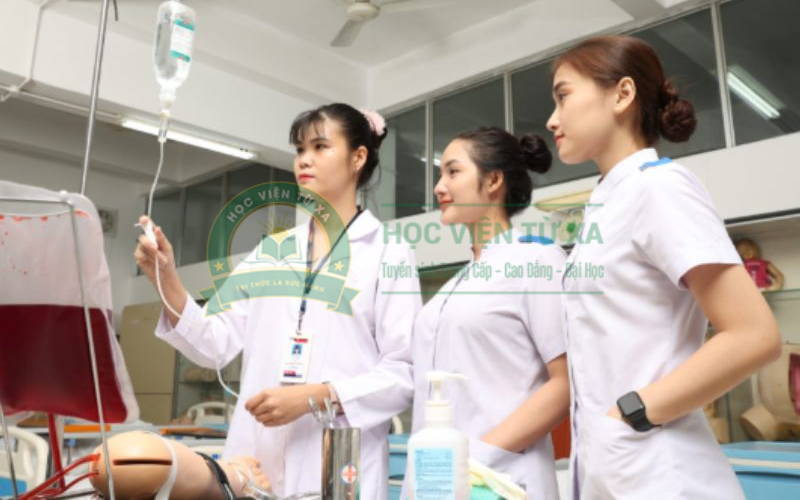 Giá trị bằng hiện nay khi học Trung cấp Điều dưỡng từ xa