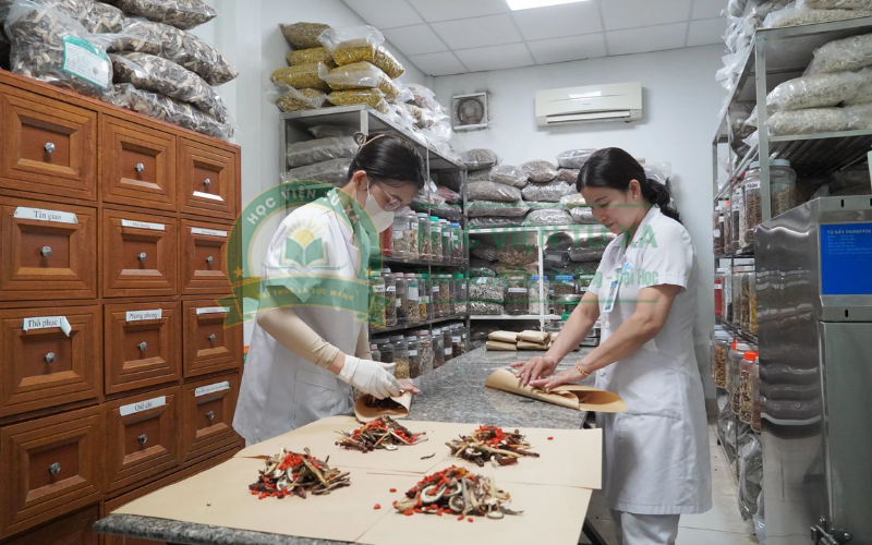 Hình thức học lớp Cao đẳng Y học cổ truyền từ xa ra sao?